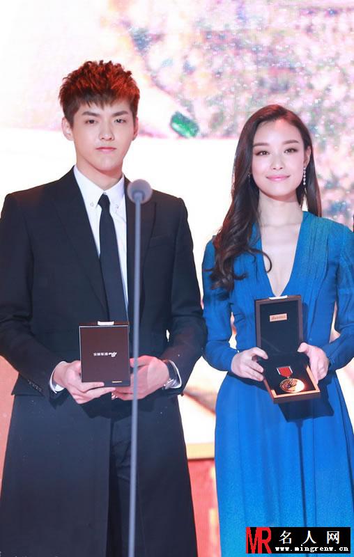 倪妮2015活动大图集第三弹 一袭花裙一笑倾城(1)