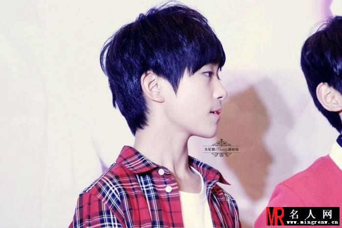 TFBOYS北京签售会 得到碰碰网第1000位艺人(1)