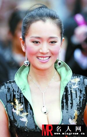 揭秘各国人眼中中国第一美 90后软妹PK火辣宁静(1)