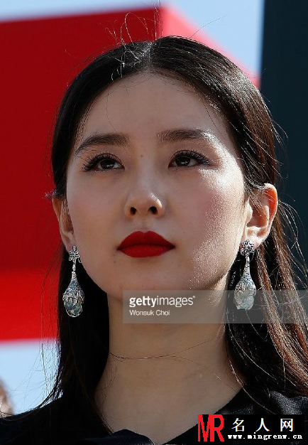 “明星都是骗人的！”前方高能爆出女星未PS照毁你三观(1)