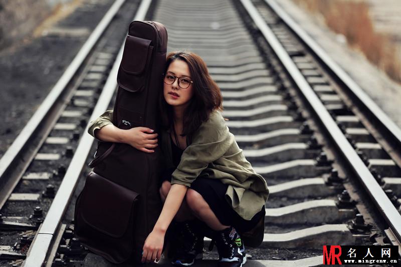 王力可氧气女神写真 精致典雅尽显青春文艺气质(1)