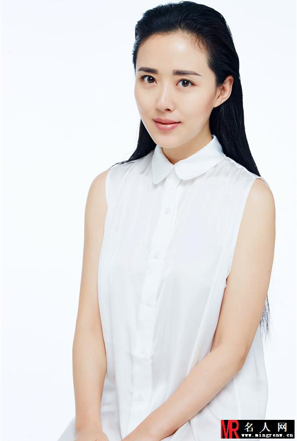 颜丹晨衬衫写真曝光 氧气女神魅力自现(1)