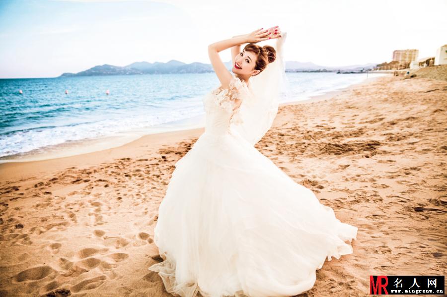 金莎曝唯美婚纱写真 浪漫海边期待出嫁(1)