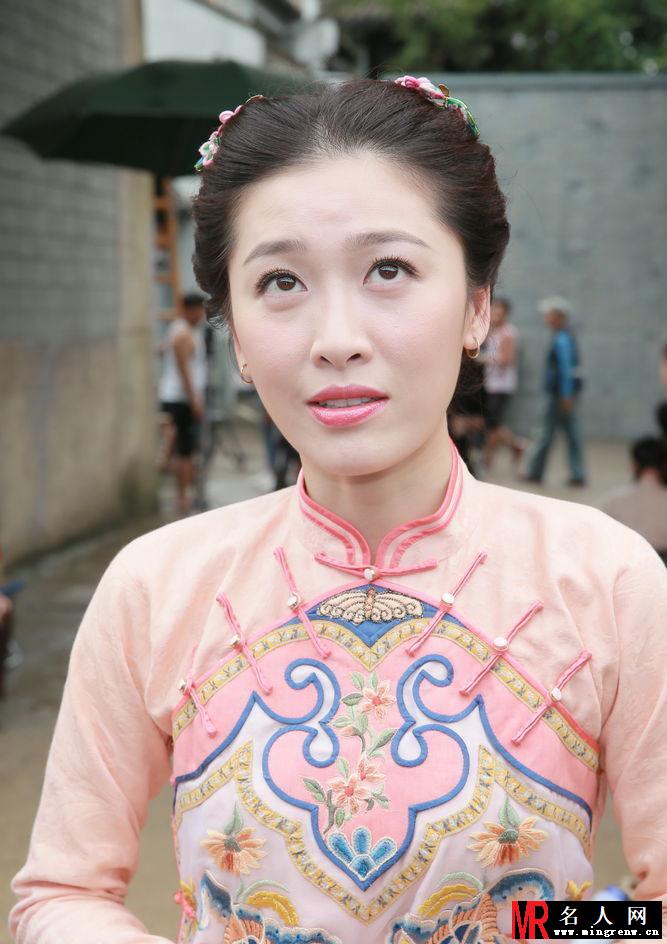 流氓皇帝新剧开拍 周丽淇马国明上演恩爱夫妻(1)