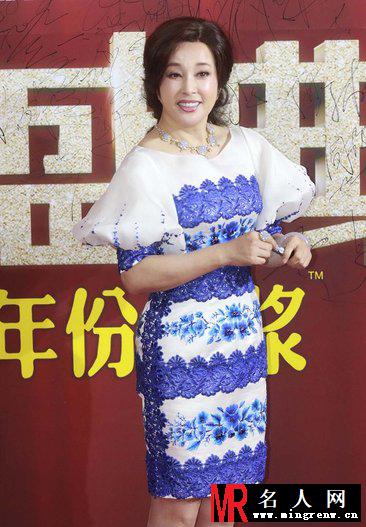 2013年国剧盛典红毯 众女星抛胸露乳性感来袭(1)