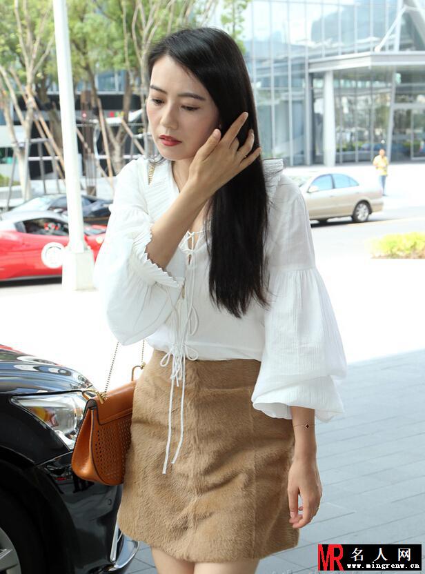 贾静雯小女儿满月亮相 小S高圆圆等明星现身(1)