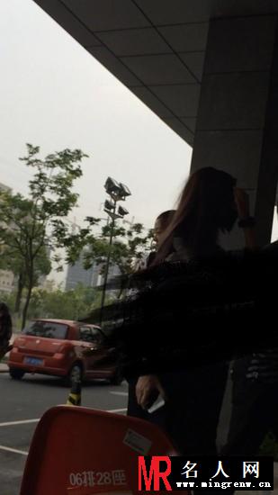 《中国好声音》录制现场 昆凌挺大肚探班周杰伦(1)