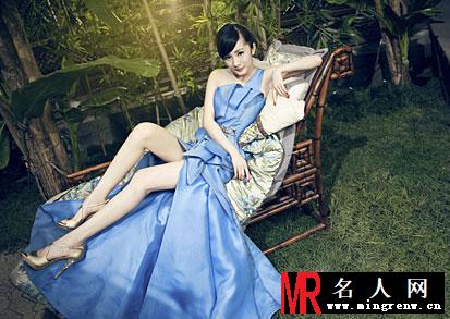 杨幂早期杂志写真 蓝色长裙衬美腿(1)