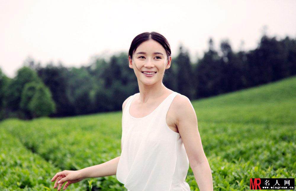 袁姗姗倾情代言优资萊 气质纯真灵动(1)