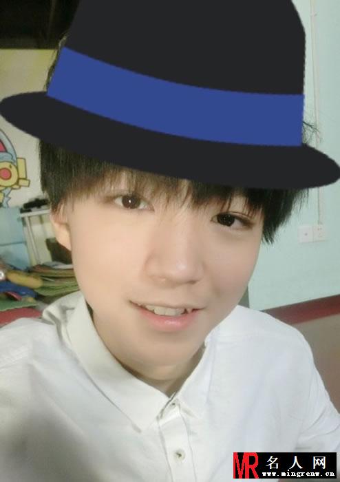 TFBOYS王俊凯2015自拍生活照 帅气阳光卖萌可爱(1)