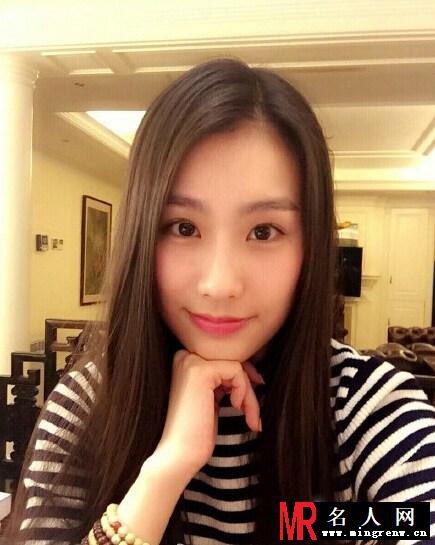 杨子带新人举止亲密吃火锅 新人撞小三黄圣依(1)