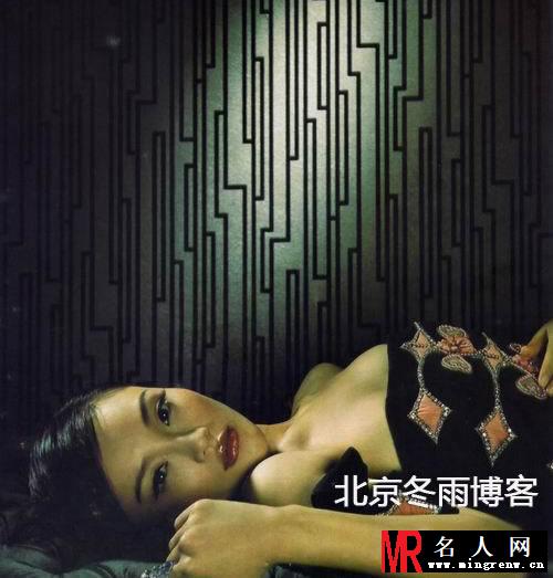 李小璐早年大尺度写真 酥胸外露(1)