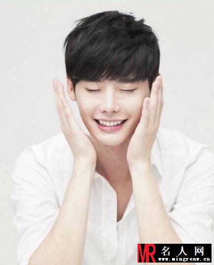 韩星李钟硕白衬衫可爱9连拍 感觉萌萌哒(1)