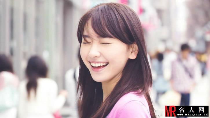 盘点治愈系笑容女星 周冬雨笑眼迷人(1)