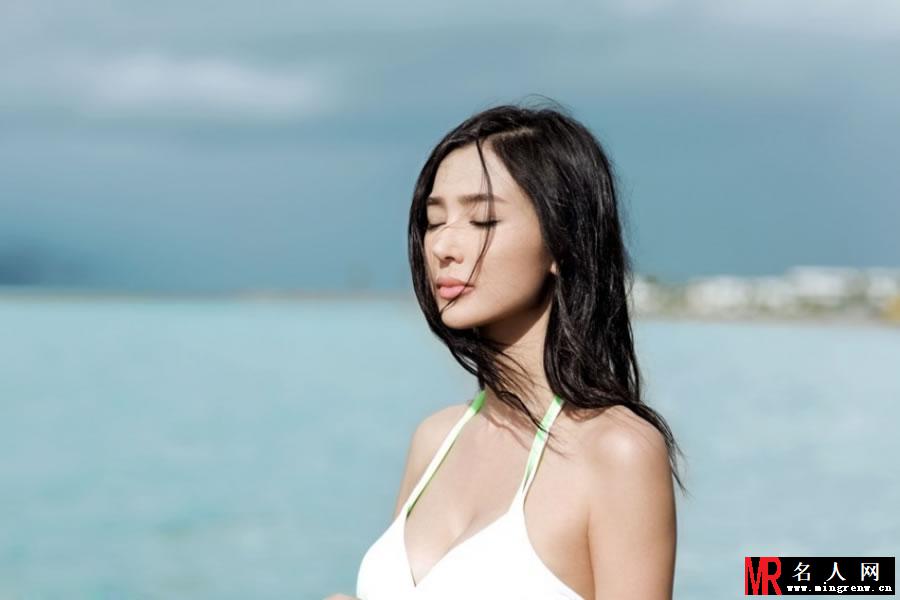 姚星彤夏日写真 吊带深V展豪乳(1)