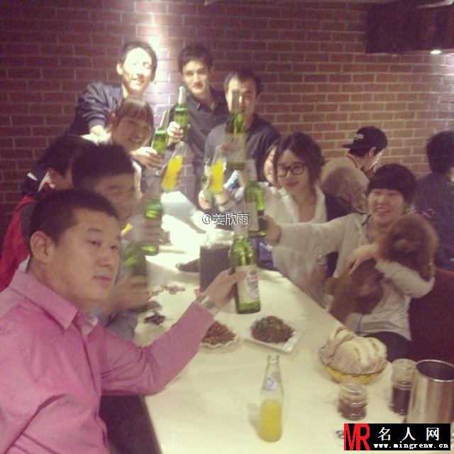 朱孝天女友姜欣雨美艳生活照 大长腿引人称羡(1)