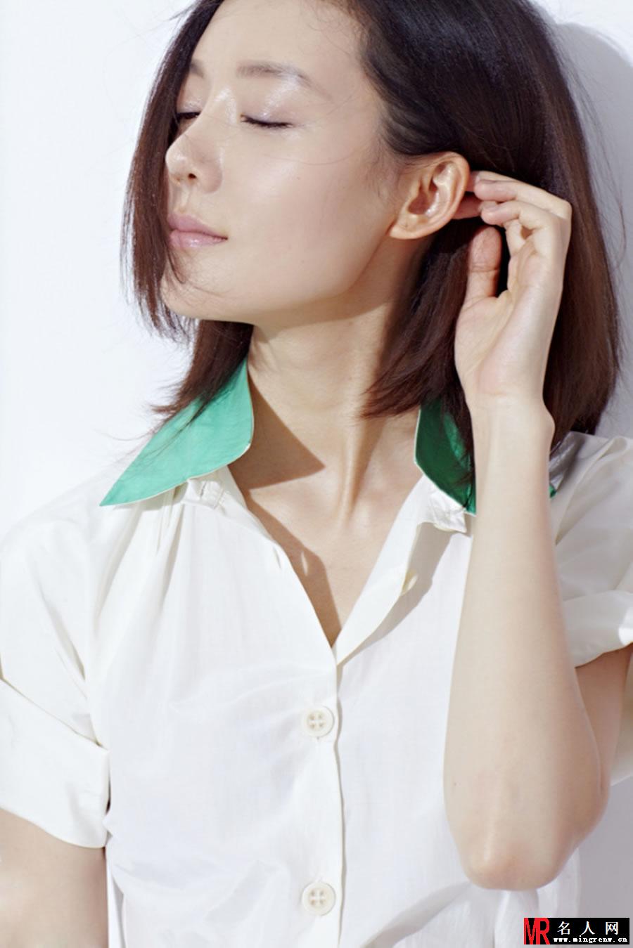 车晓夏日写真曝光 清新典雅笑容甜美(1)