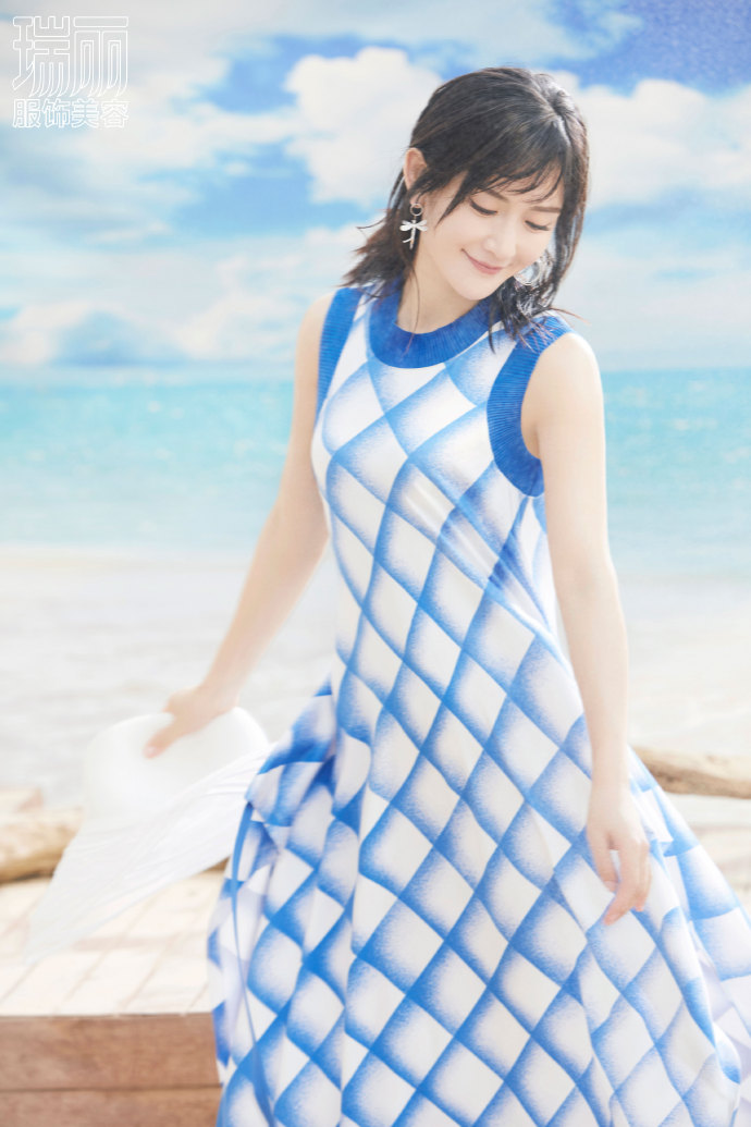 谢娜最新杂志大片 笑容灿烂感染力强(1)