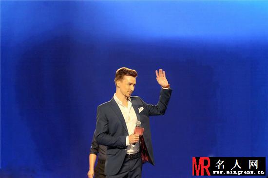 《非诚勿扰》男嘉宾走红 3轮24盏灯全亮(1)