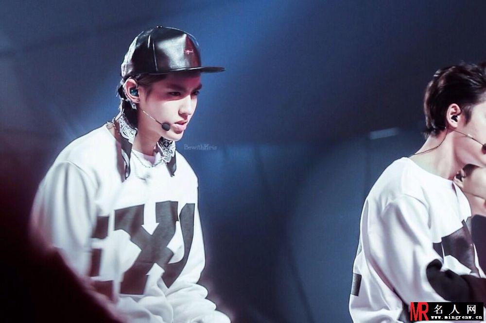 吴亦凡2013年SBS舞台演唱帅气时尚潮范十足(1)