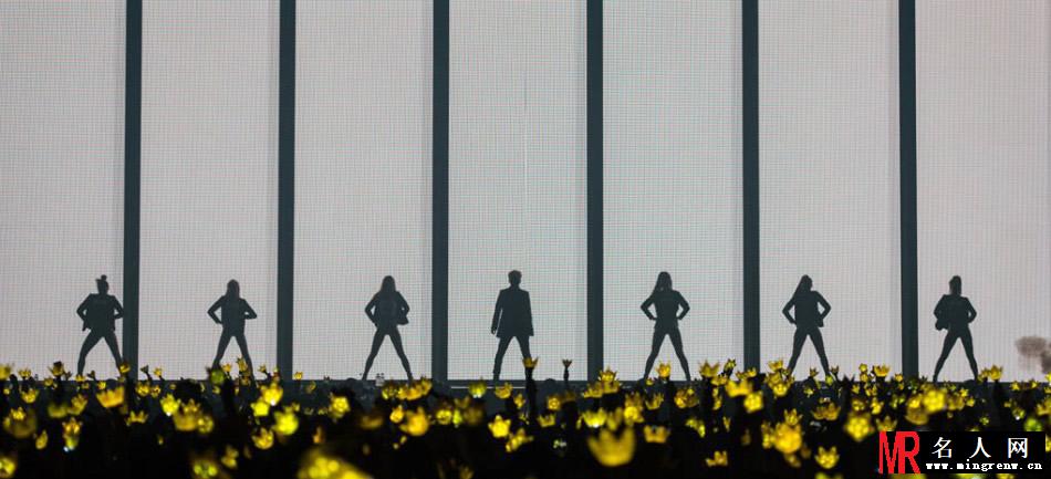 天团BigBang强势回归 韩国首尔演唱会HIGH爆全场(1)