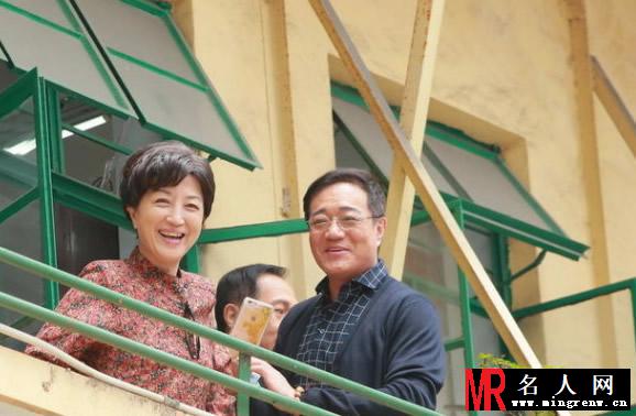 陈乔恩《十月初五的月光》探班照曝光 大赞美食爱拍照(1)
