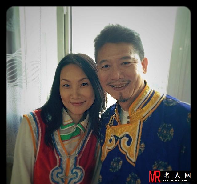 柯震东携家人内蒙游 帅气胞兄酷炫出镜(1)