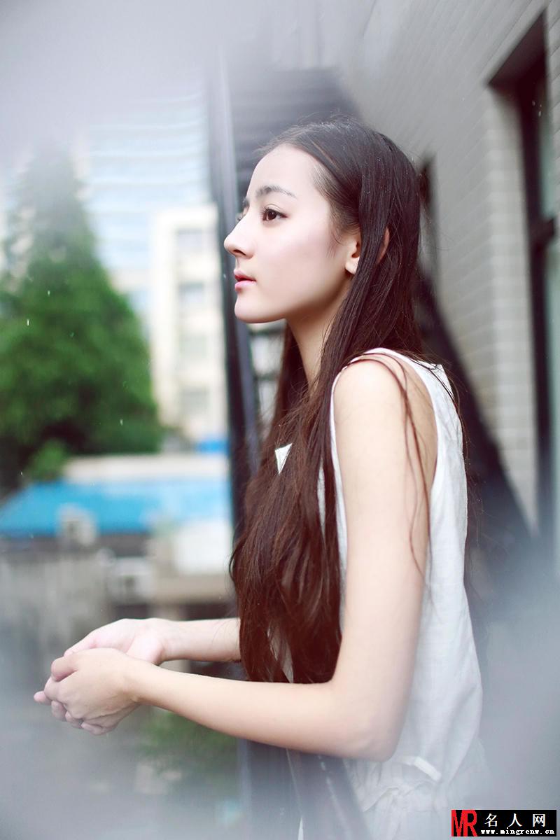 迪丽热巴清新写真 清新可人宛若仙女(1)