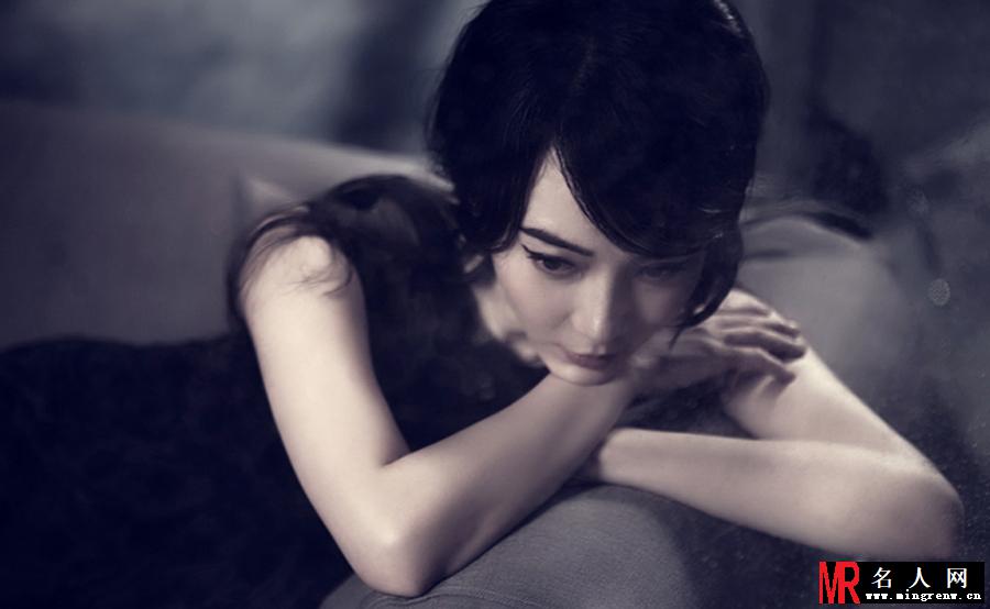 陈数优雅写真 复古妆容显典雅韵味(1)