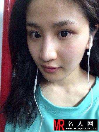 林芊妤自曝生活照 笑容甜美气质迷人(1)