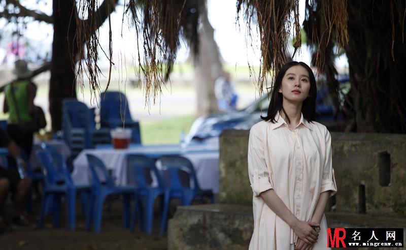 刘诗诗深夜前的五分钟片场照 女神笑容甜美(1)