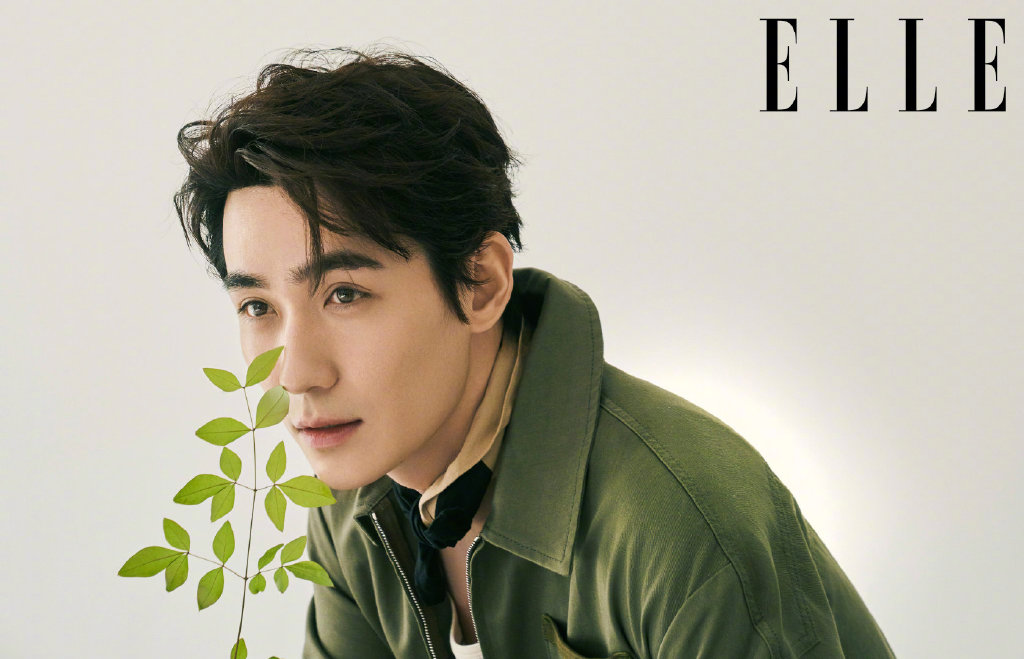 朱一龙登陆《ELLE》4月刊 释放暖男魅力(1)