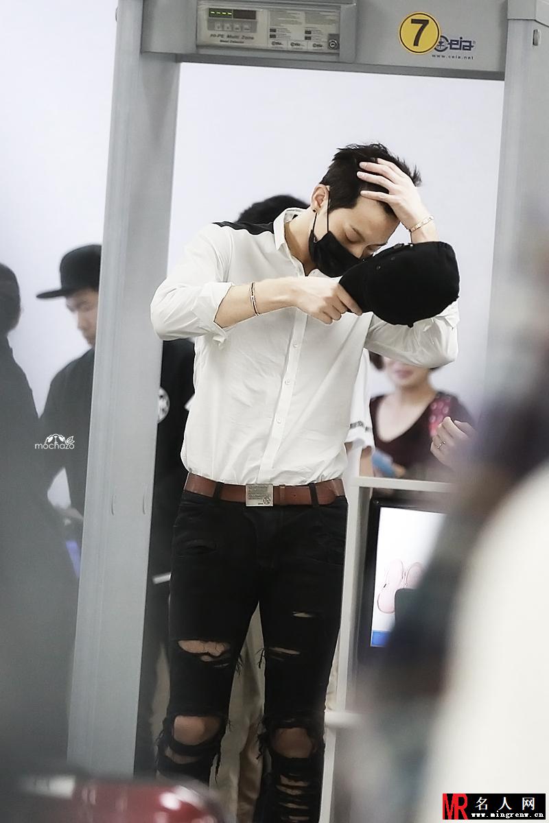 2014年9月EXO韩国金浦飞北京帅气亮相机场黄子韬图片写真(1)