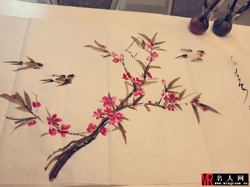 张馨予曝画国画全过程 安静文艺贤惠而有才华(1)