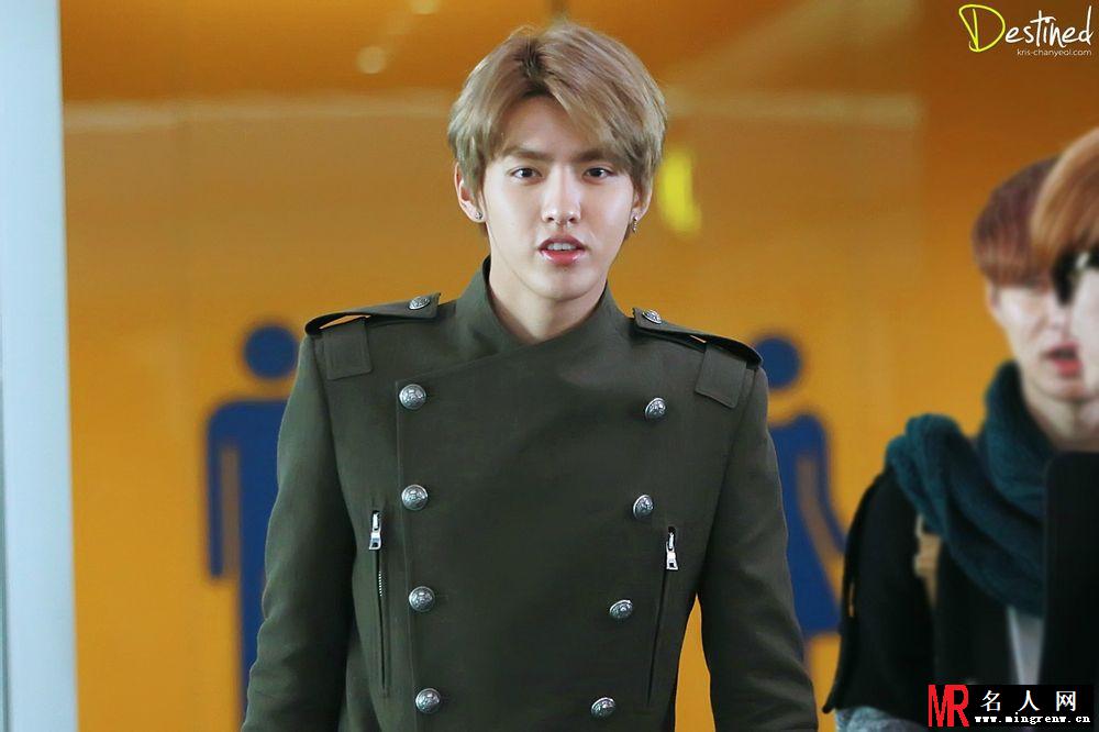 2013年12月EXO韩国金浦出发飞抵北京机场写真吴亦凡图片 颜神王子范十足(1)
