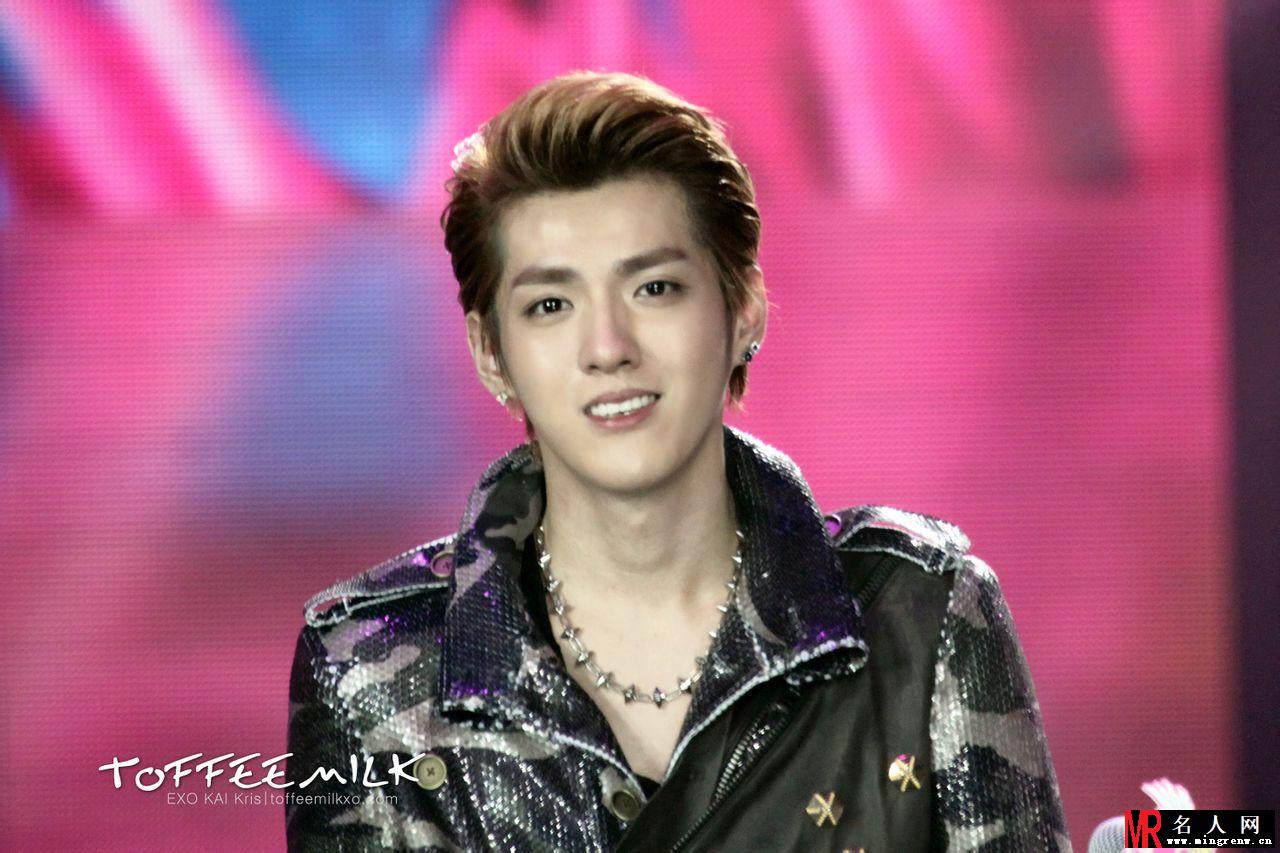 2012年EXO第五届音乐风云榜新人盛典表演吴亦凡图片(1)