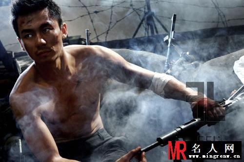 李晨早期《时尚芭莎》硬汉写真 吹响英雄集结号(1)