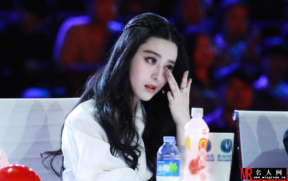 《出彩中国人》范冰冰泪洒现场为模范夫妻(1)