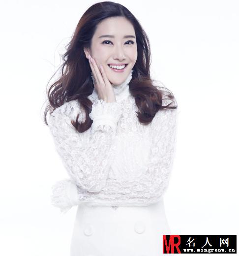 张如意纯白写真曝光 雪白肌肤令人心醉(1)