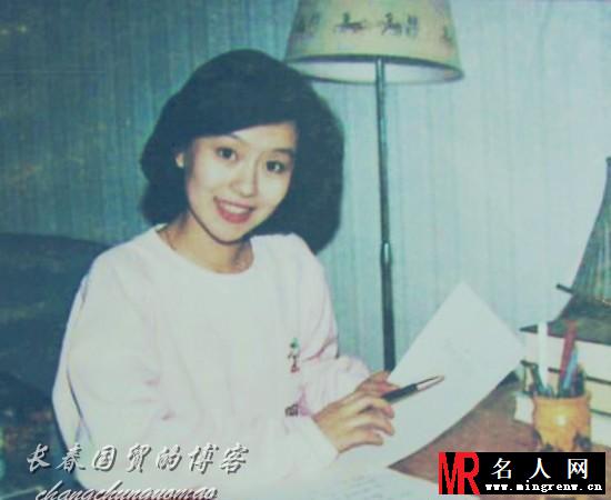 央视名嘴鞠萍罕见旧照曝光 清秀俊俏惹人怜(1)