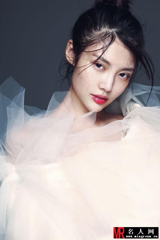 徐冬冬另类婚纱写真 造型唯美独特(1)