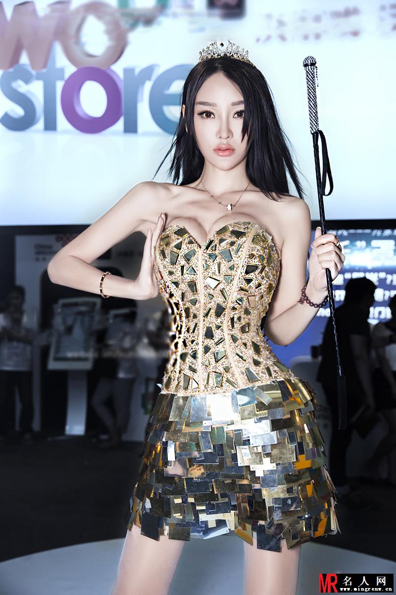 嫩模桓若灵现身ChinaJoy 造型热辣令人喷血(1)
