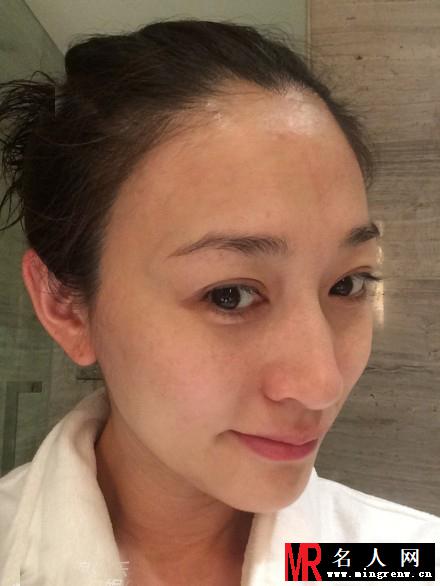 人妻李小冉素颜自拍 剔透肌肤获网友点赞(1)