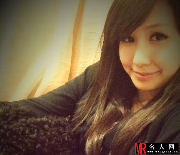 柯震东绯闻女友Tracy曝光 长发披肩清纯可爱(1)