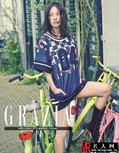 韩星李孝利赴荷兰拍时尚写真 媚眼红唇性感爆棚(1)