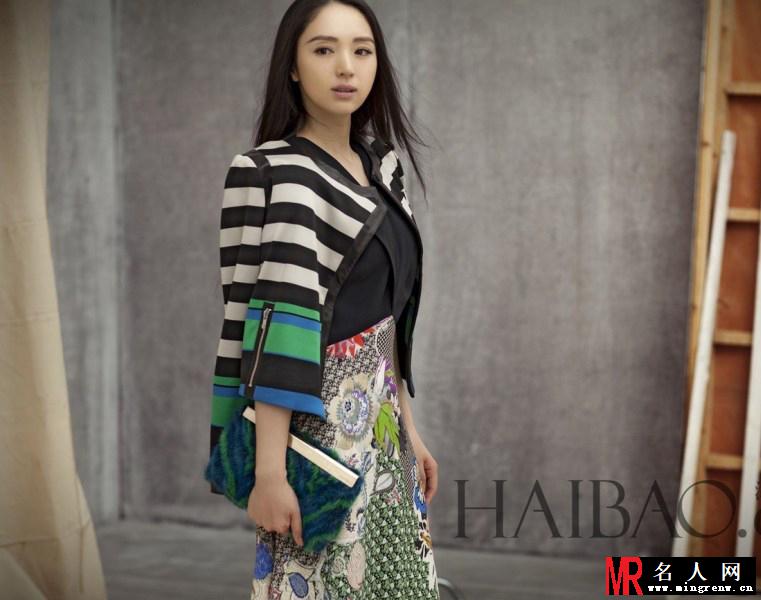 董璇时尚写真曝光  黑色长发更具女人味(1)