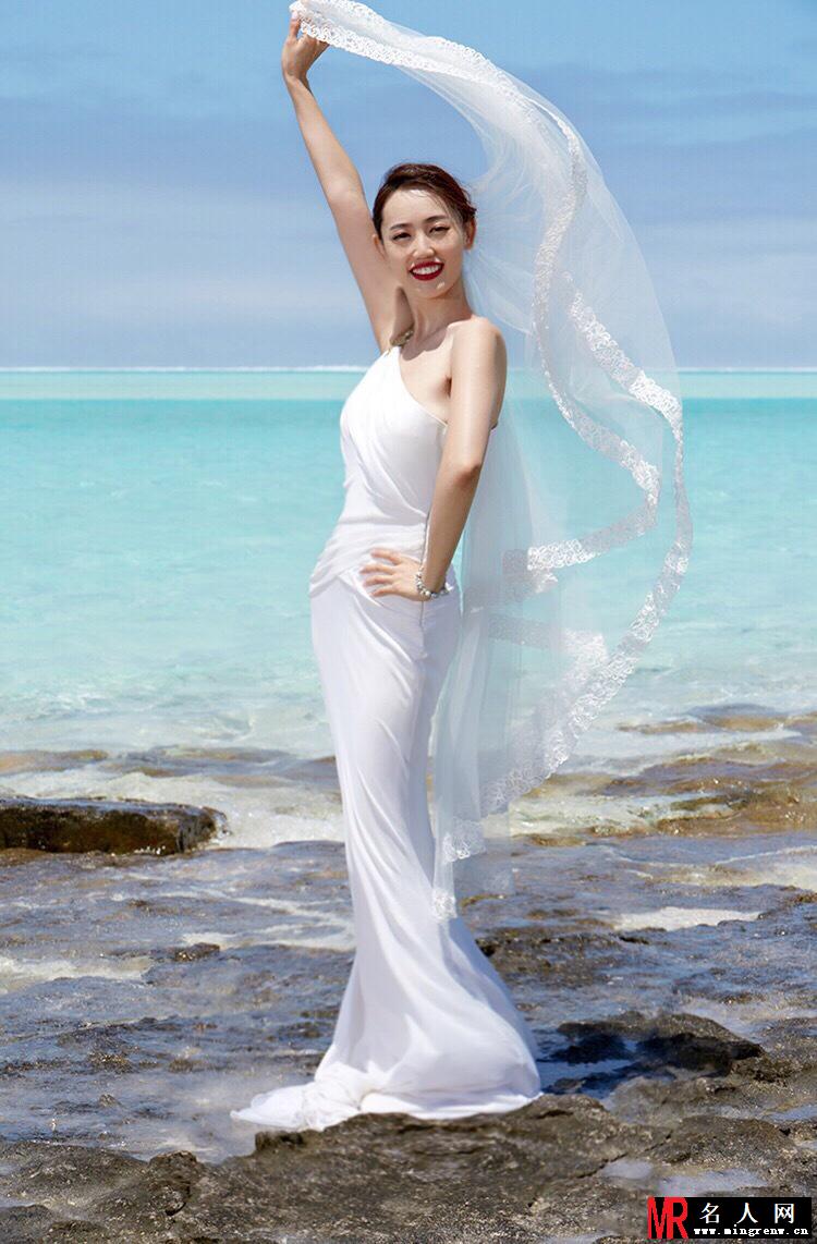 王宝强夫妇海岛拍婚纱照 拥抱牵手十分甜蜜(1)