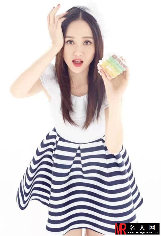 陈乔恩甜蜜时刻 穿MIGAINO曼娅奴拍摄《瑞丽服饰美容》杂志大片(1)