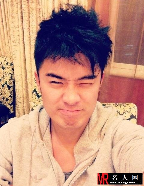 陈赫跑男卖萌照 2013生活照搞怪无底线(1)