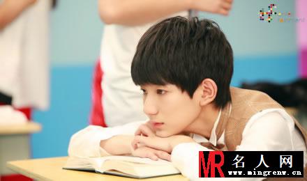 TFBOYS教室照 白色衬衫优雅阳光(1)